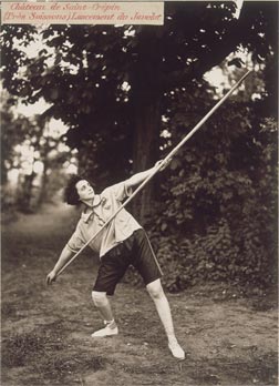 Le lancer de javelot dans le parc de Saint-Crépin, 5 juin 1921