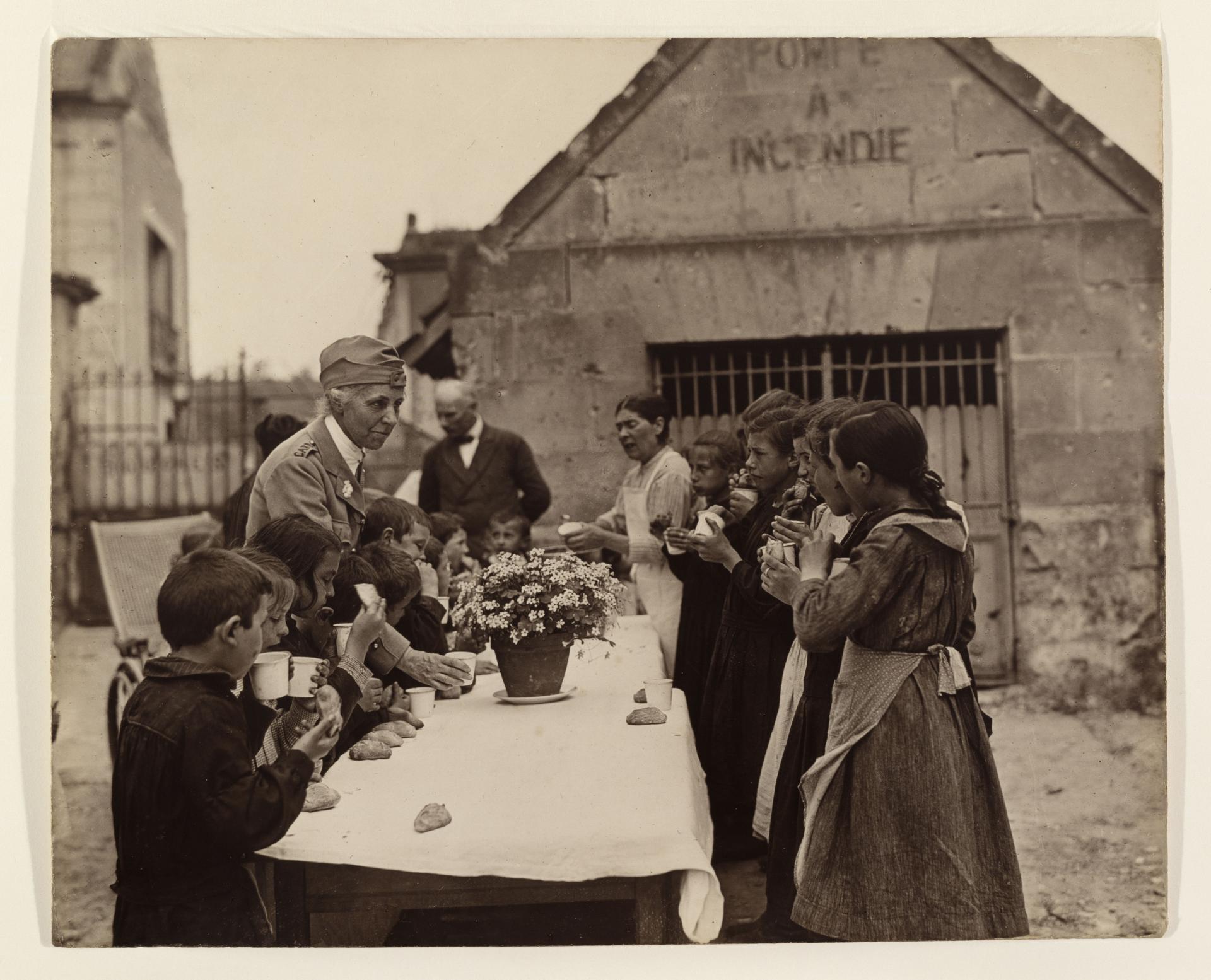 Le goûter servi par Miss Margaret Parsons 